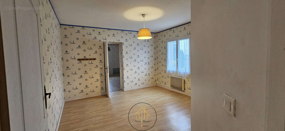 Maison à MONTMOREAU-SAINT-CYBARD