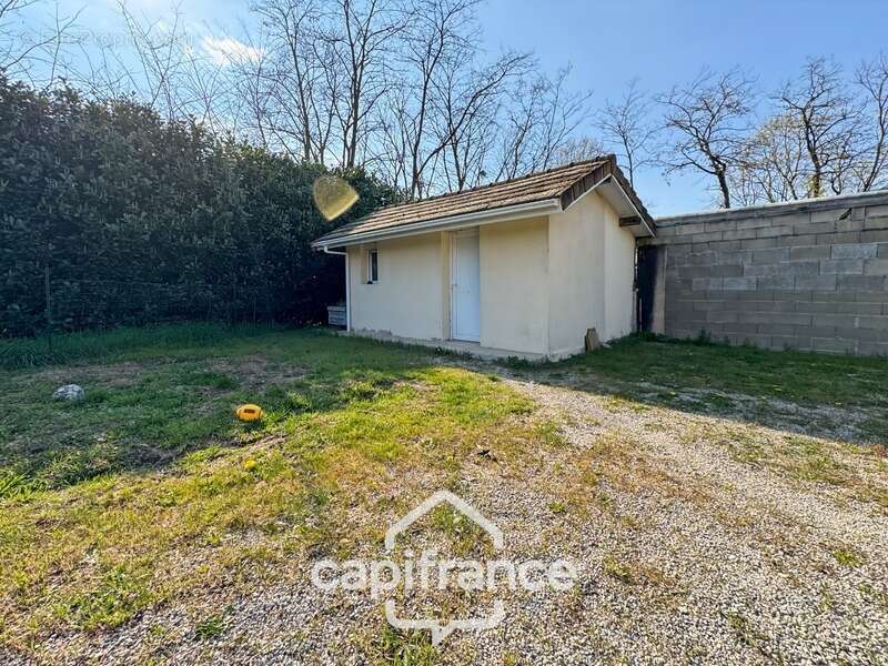 Maison à OUROUX-SUR-SAONE