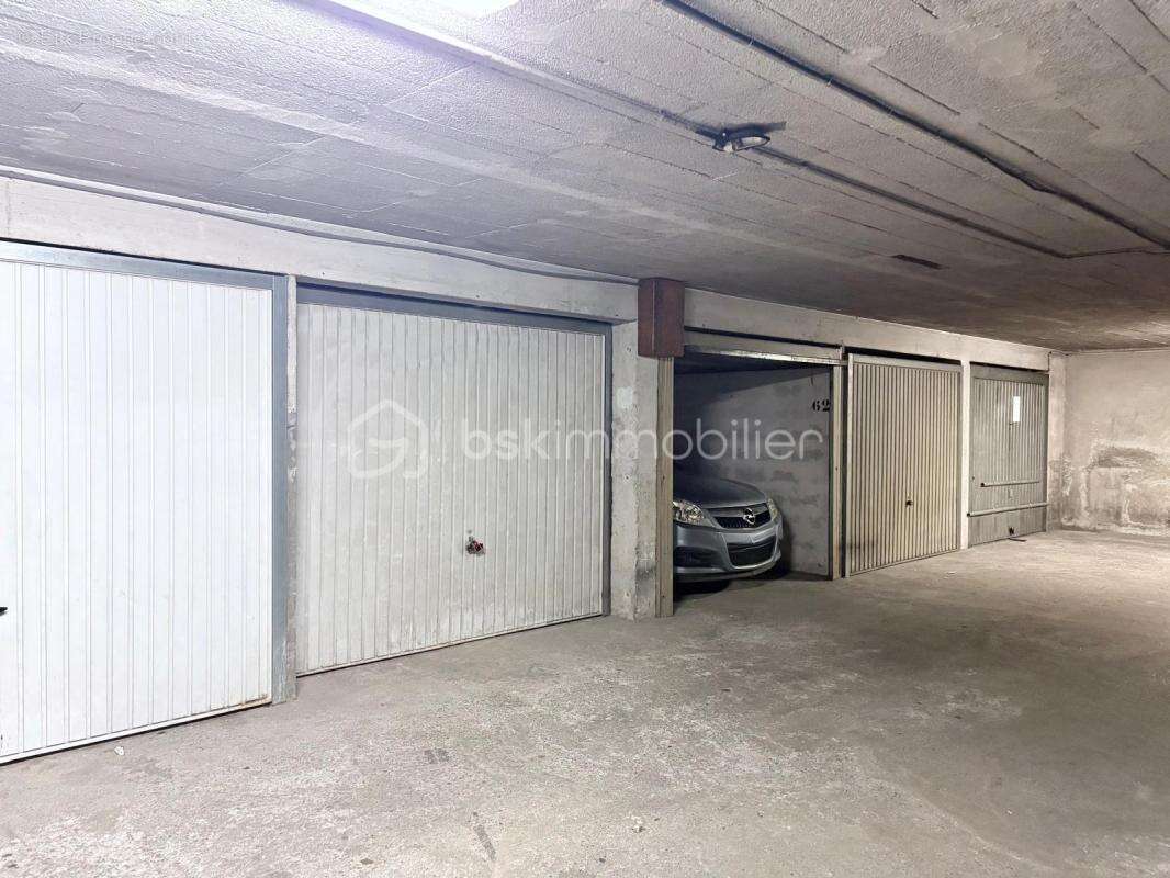 Appartement à SAINT-LAURENT-DU-VAR