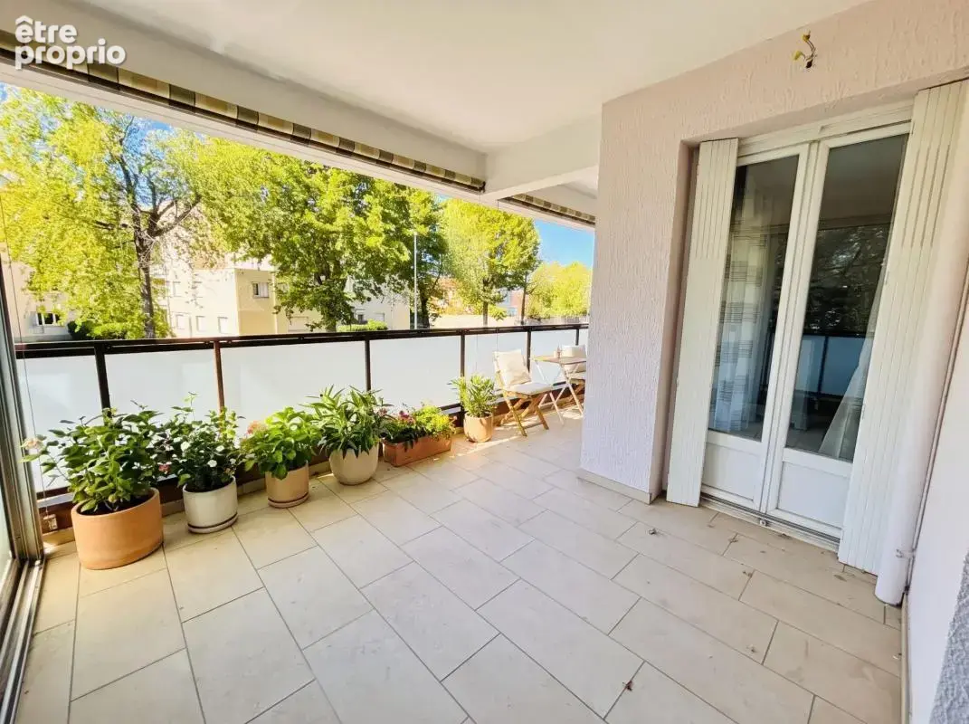 Bel appartement t 4 terrasse et garage - photo 1