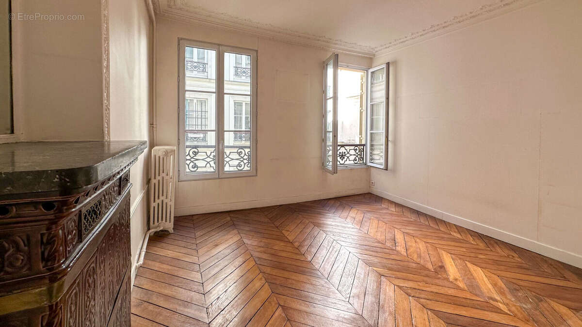 Appartement à PARIS-8E