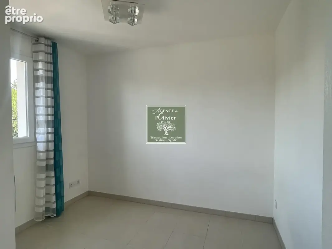 Villa de 80m2 habitable sur un terrain clos de 320m2 avec piscine et garage à ST ETIENNE DU GRES - photo 14