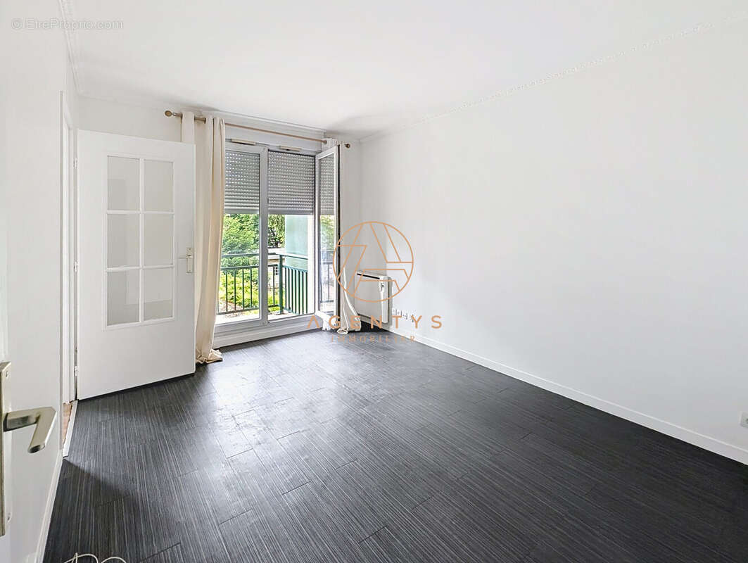 Appartement à SAINT-MAUR-DES-FOSSES
