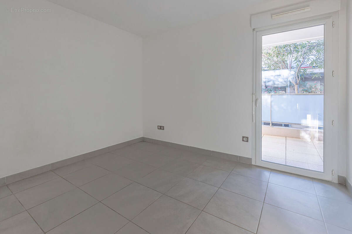 Appartement à MAUGUIO