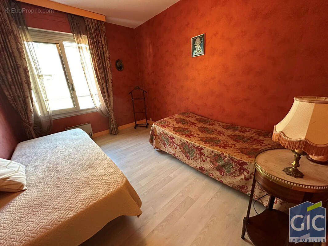 A vendre en exclusivite beau 4pp avec grand balcon secteur canada - photo 10