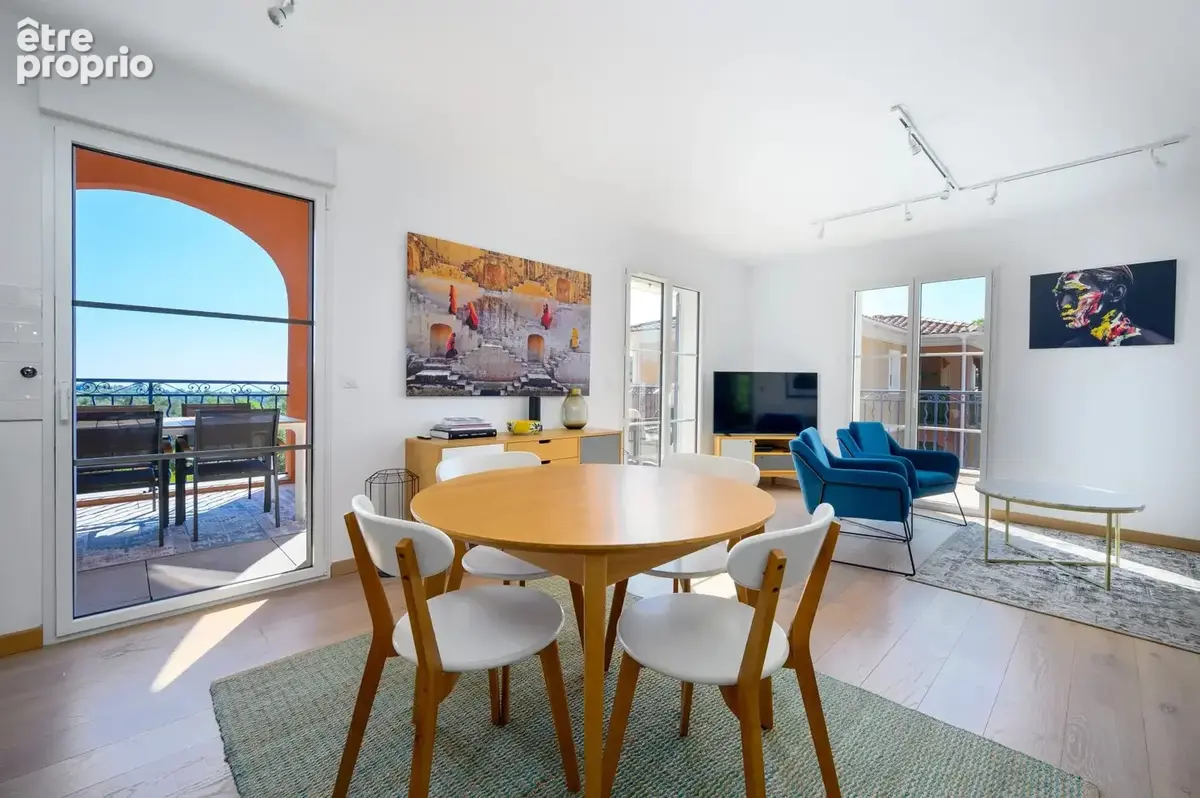 Exclusivité - Roquefort les Pins : Superbe appartement  3 pièces. Grande terrasse, vue mer, piscine, 2 parkings - photo 11