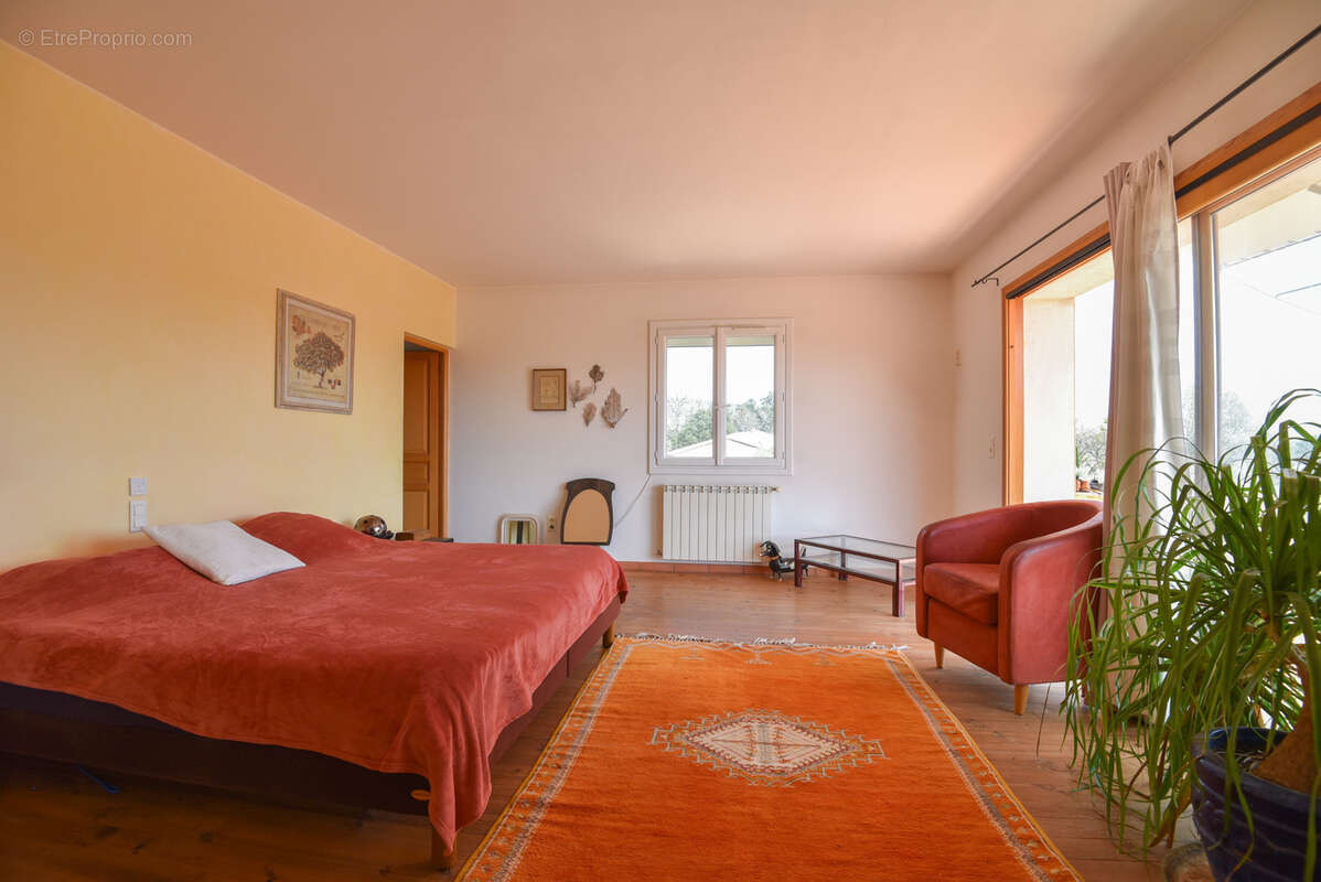 Maison à VILLECROZE