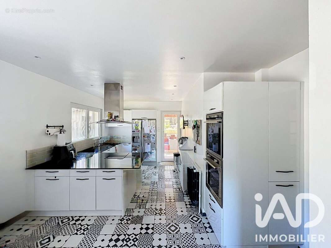 Maison 183 m² à Martigues  - photo 7
