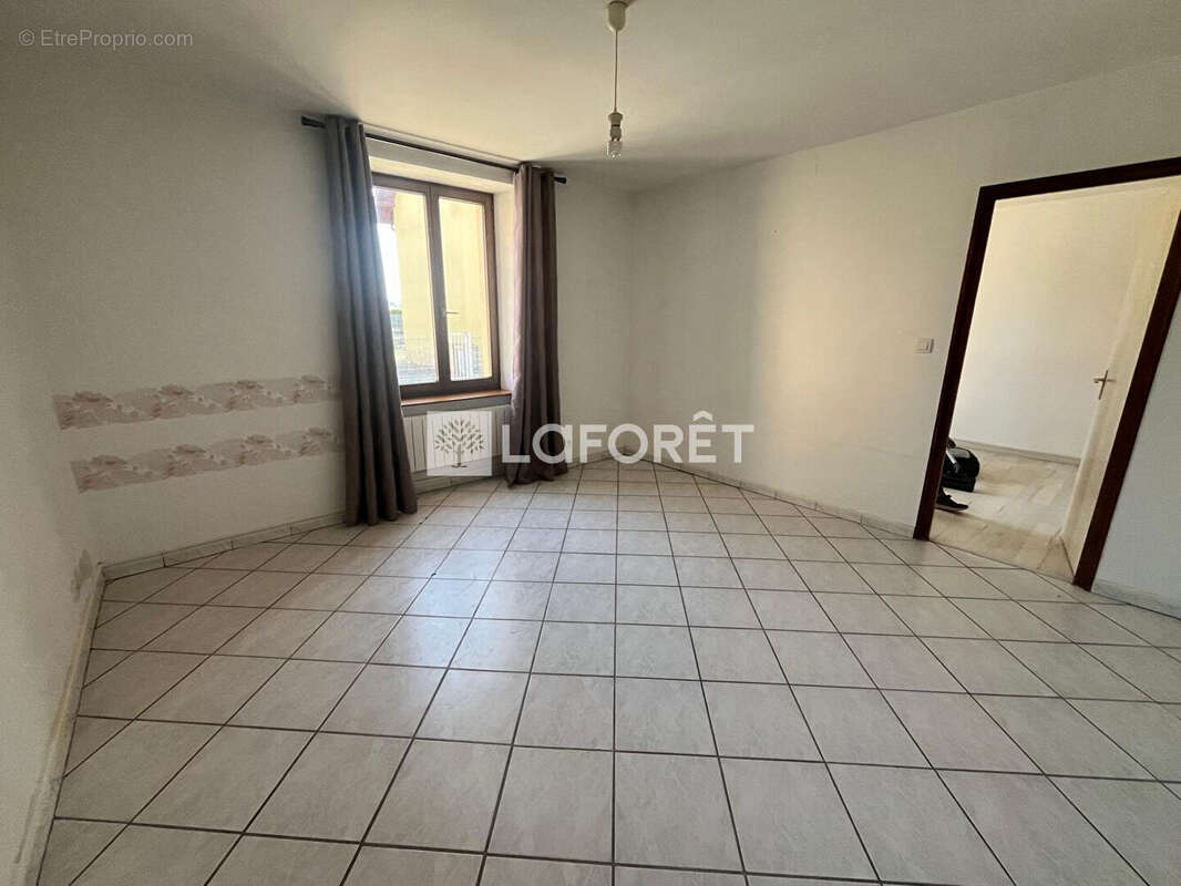 Appartement à MEZIRE