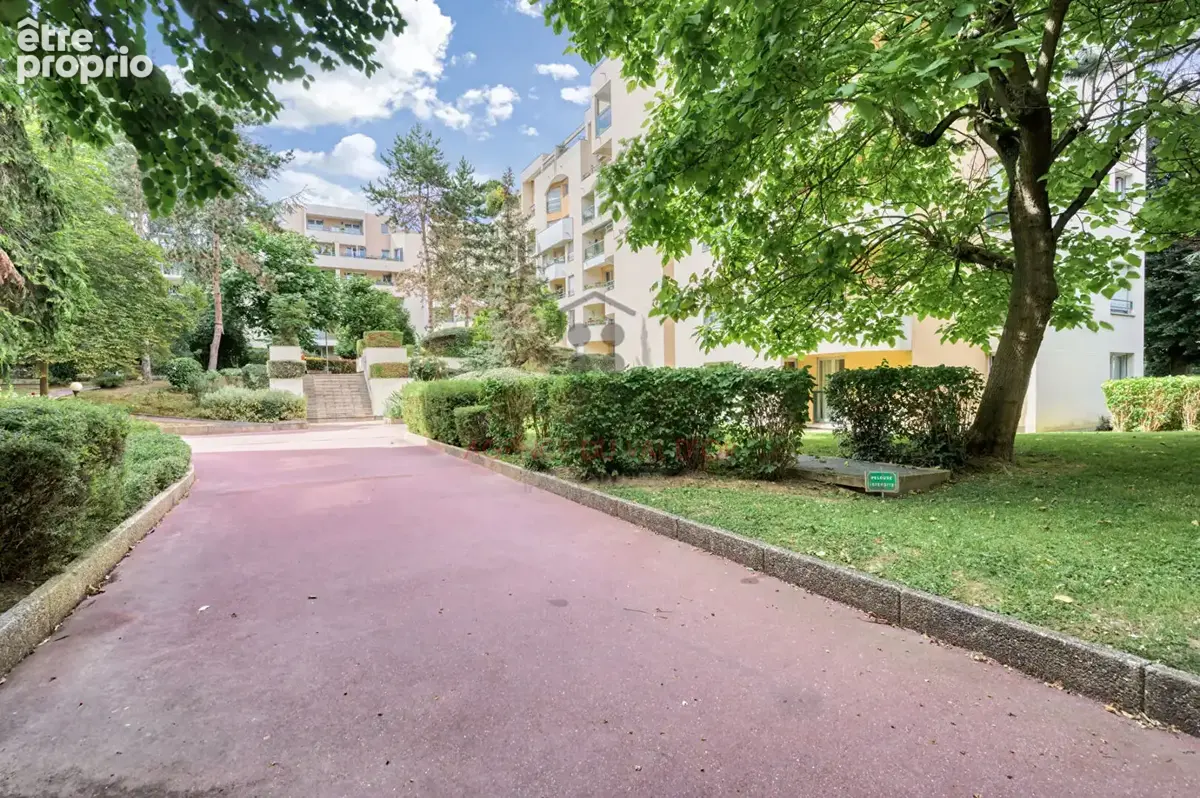 Exclusivité Appartement Saint Cloud 3 pièces /74.7m2 / QUARTIER HIPPODROME - photo 17