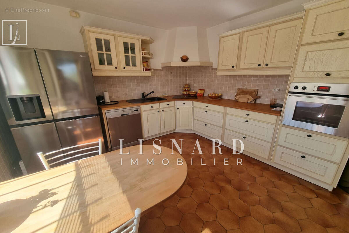 Maison 234 m² à Vallauris  - photo 6