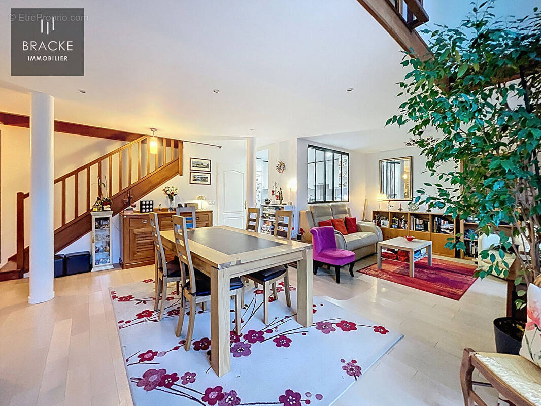 Appartement à COURBEVOIE