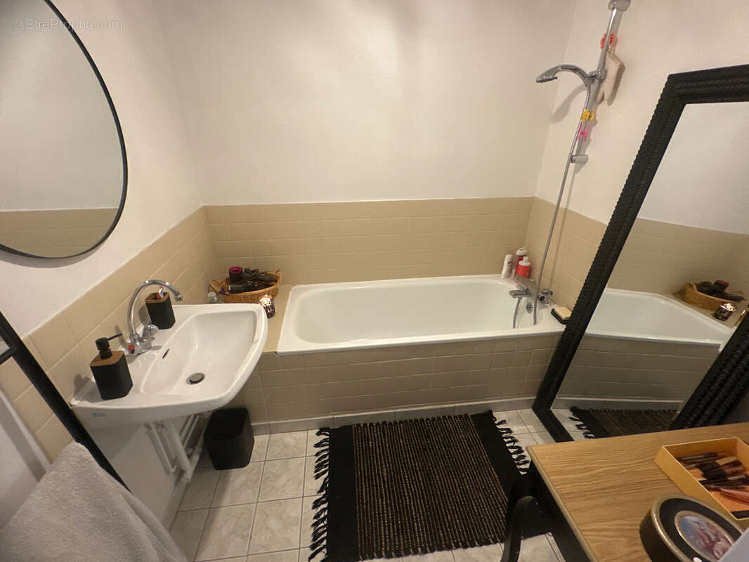 Appartement rénové 77,87 m2 avec balcons à Reims - photo 10