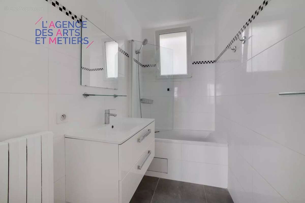 Appartement à PARIS-3E