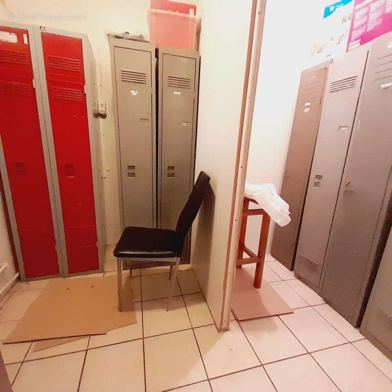 Commerce à VILLENEUVE-SUR-YONNE