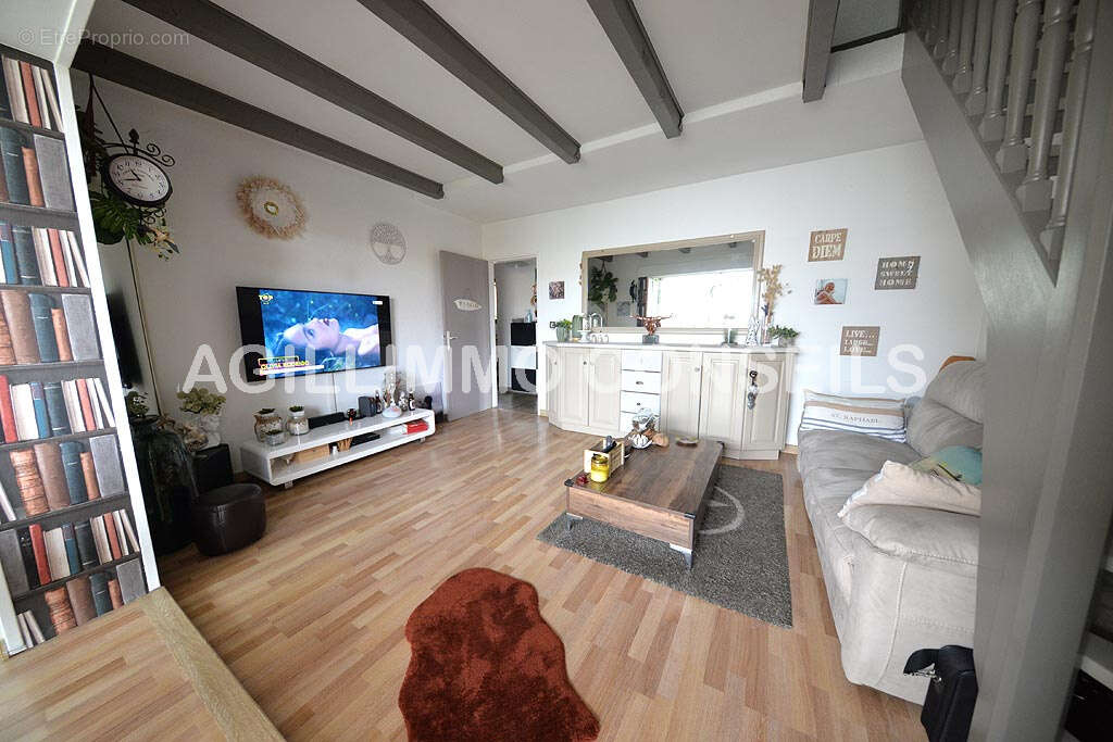 Appartement à PUGET-SUR-ARGENS