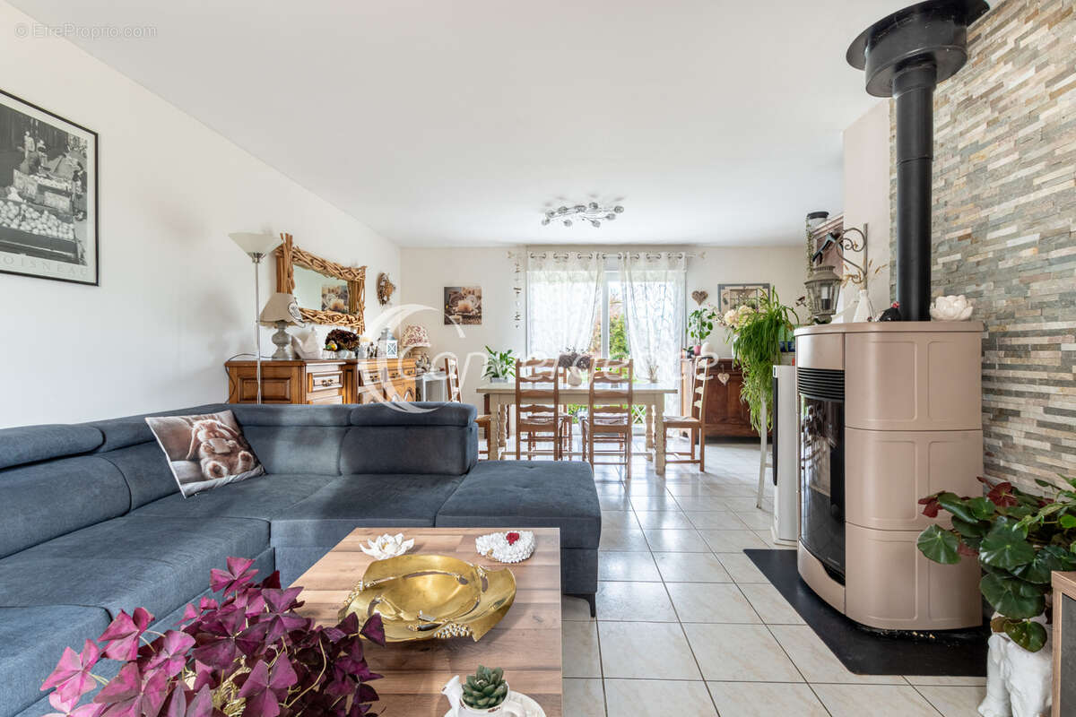 Maison à MAGNAC-BOURG