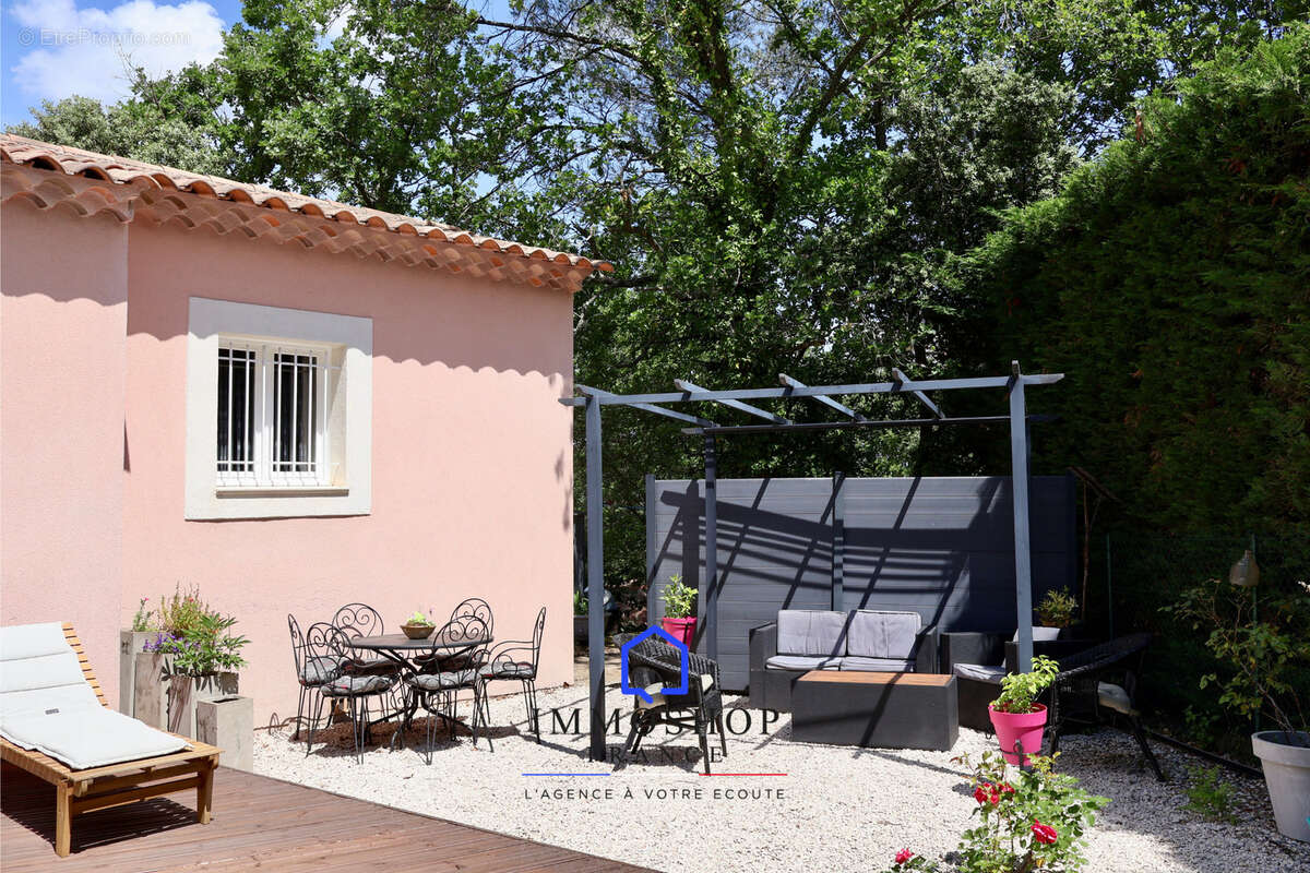 Maison à SIMIANE-COLLONGUE