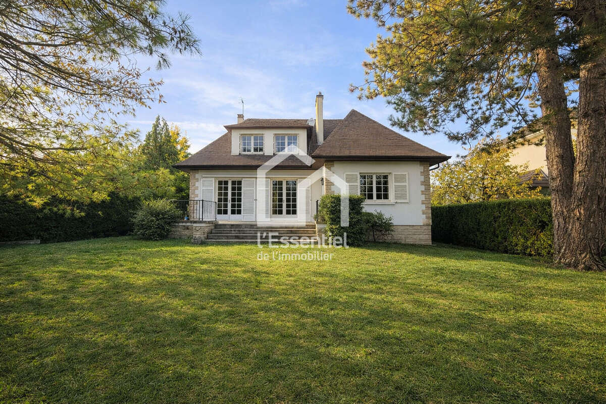 Maison à VERNEUIL-SUR-SEINE