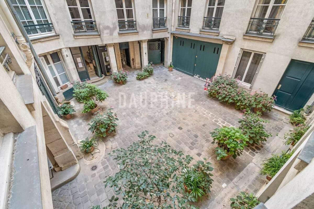 Appartement à PARIS-7E
