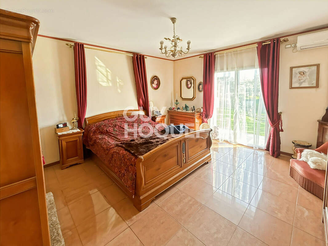 Maison à FONTENAY-TRESIGNY