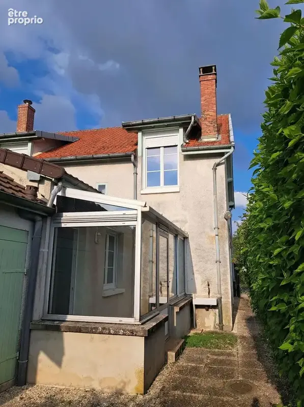 Petite maison ancienne mitoyenne d'un côté à rafraîchir - photo 3
