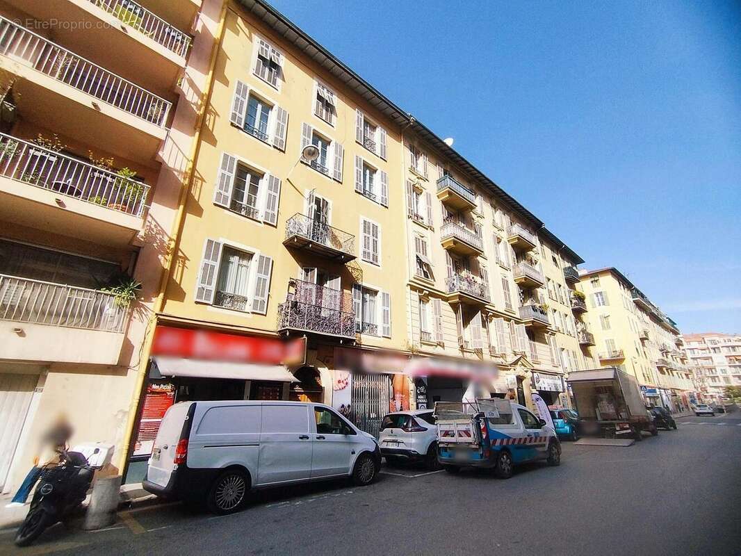   - Appartement à NICE