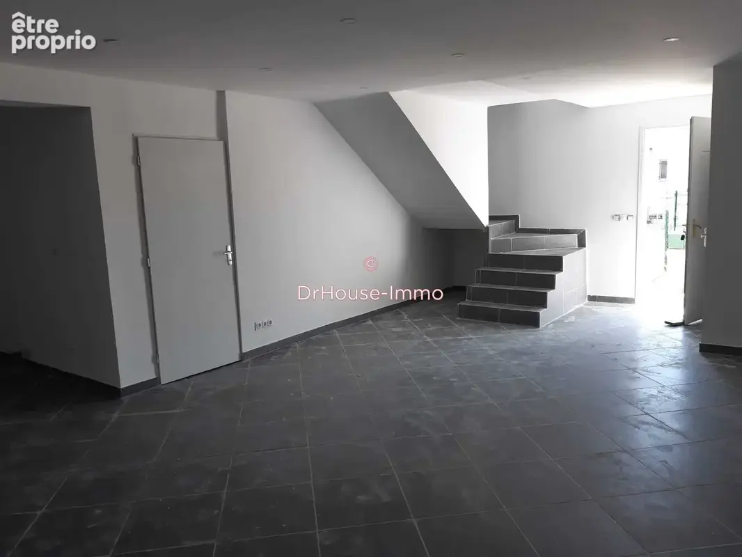 Maison 5 pièces 97 m² à vendre à Arles (13200) - photo 2