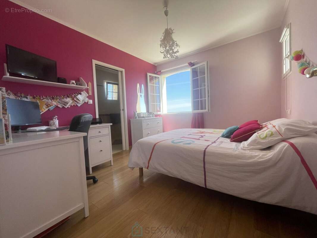 Maison à BARBEZIEUX-SAINT-HILAIRE