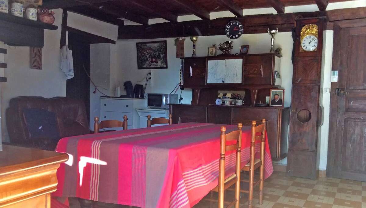 Maison à LOHITZUN-OYHERCQ