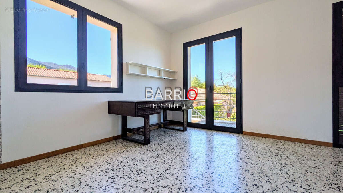 Maison à LAROQUE-DES-ALBERES