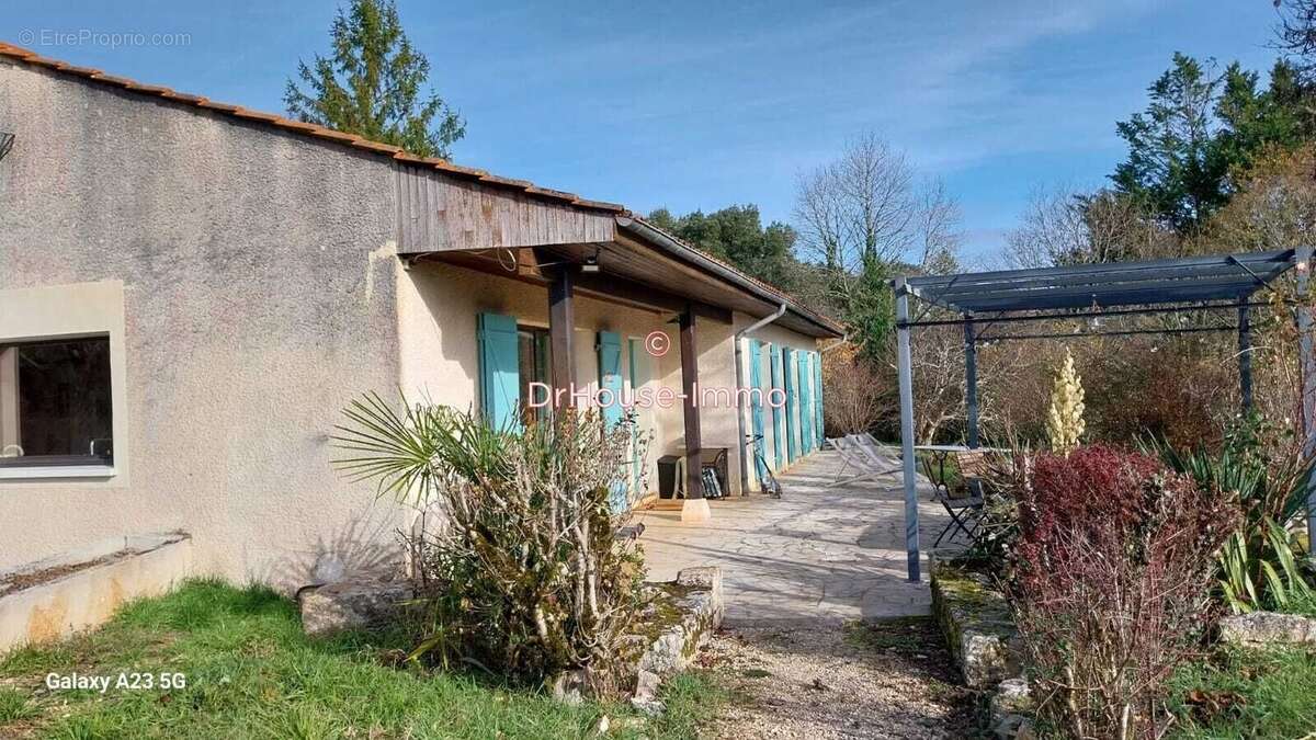 Maison 200 m² à Escamps  - photo 5
