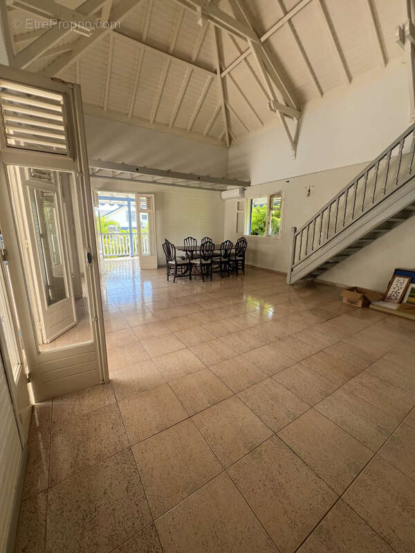 Maison à BAIE-MAHAULT