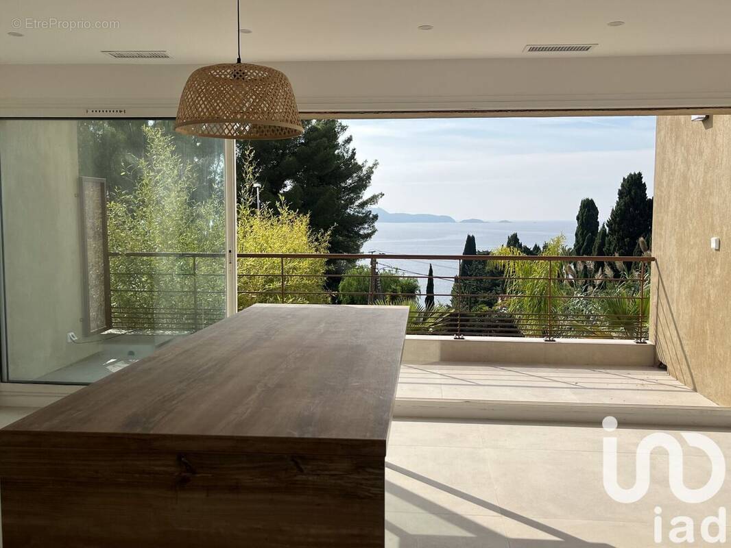 Photo 1 - Maison à CARQUEIRANNE