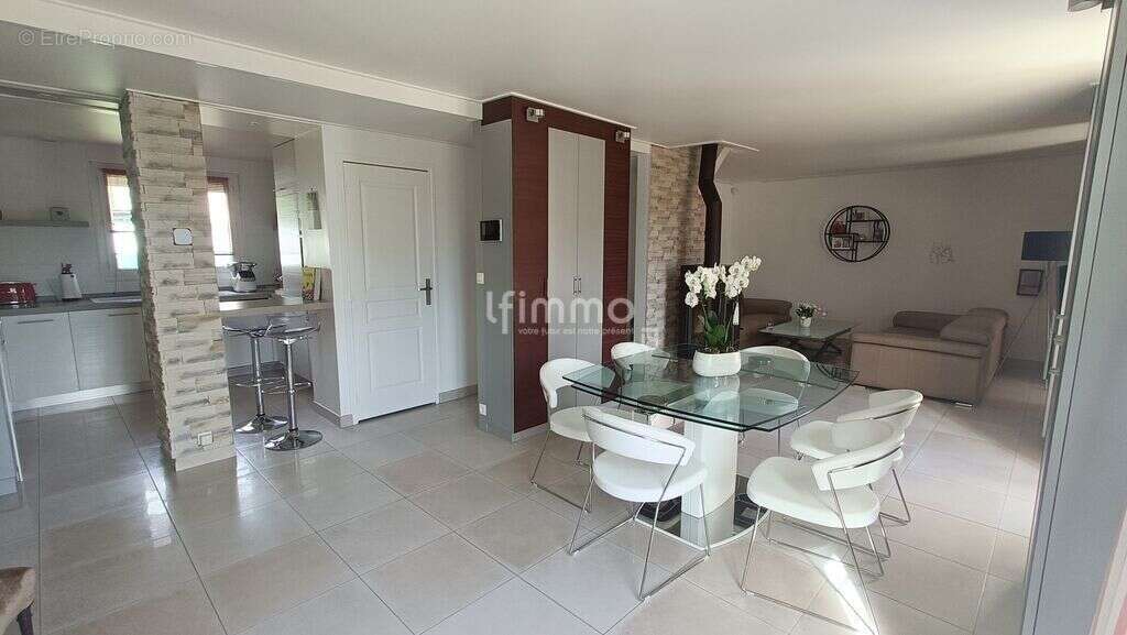 Maison à CHAMPCENEST