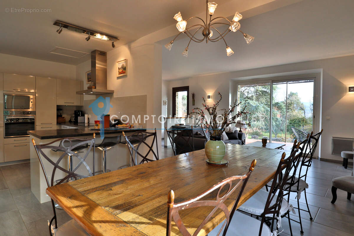 Maison à SAINT-SATURNIN-LES-APT