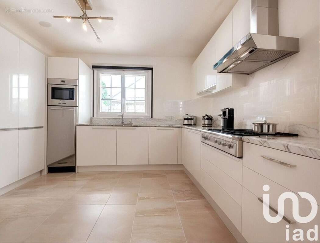 Maison 158 m² à Saint-Arnoult-En-Yvelines  - photo 9