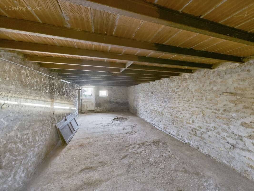 Maison à MONT-SAINT-JEAN