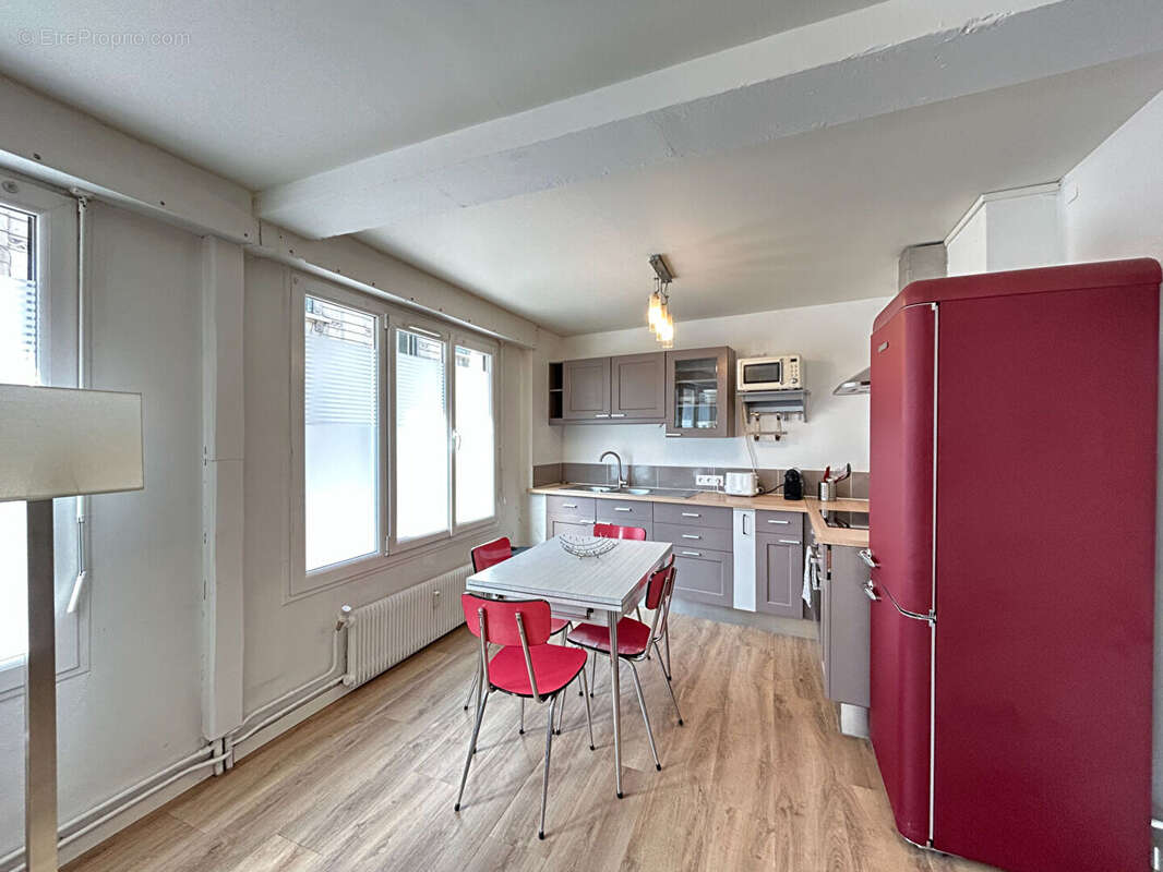 Appartement type 3 - 62.30 m² - reims bd lundy - photo 3