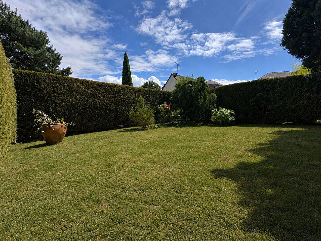 Maison à VERRIERES-LE-BUISSON