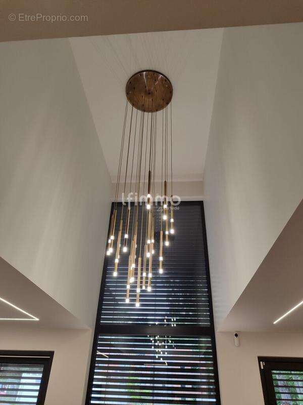 Maison d'habitation - photo 2