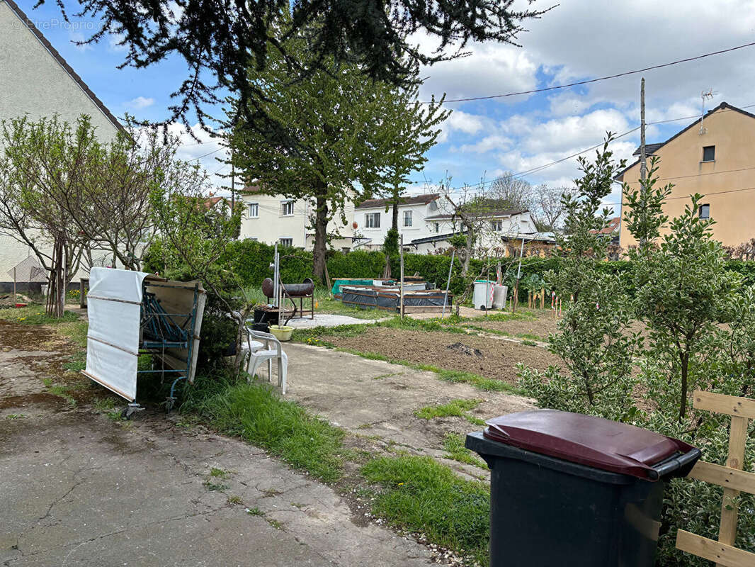 Terrain à VILLEJUIF