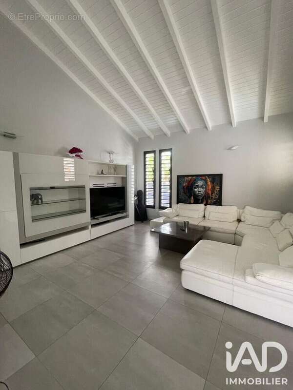 Maison 174 m² à Saint-Francois  - photo 5