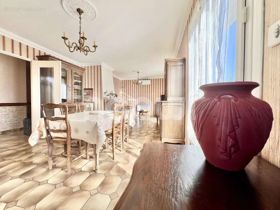 Maison à AIGUEPERSE