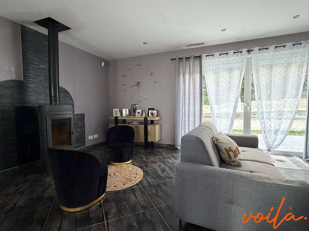 Maison à VILLEMOUSTAUSSOU