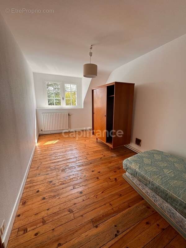 Maison à CLEDEN-POHER