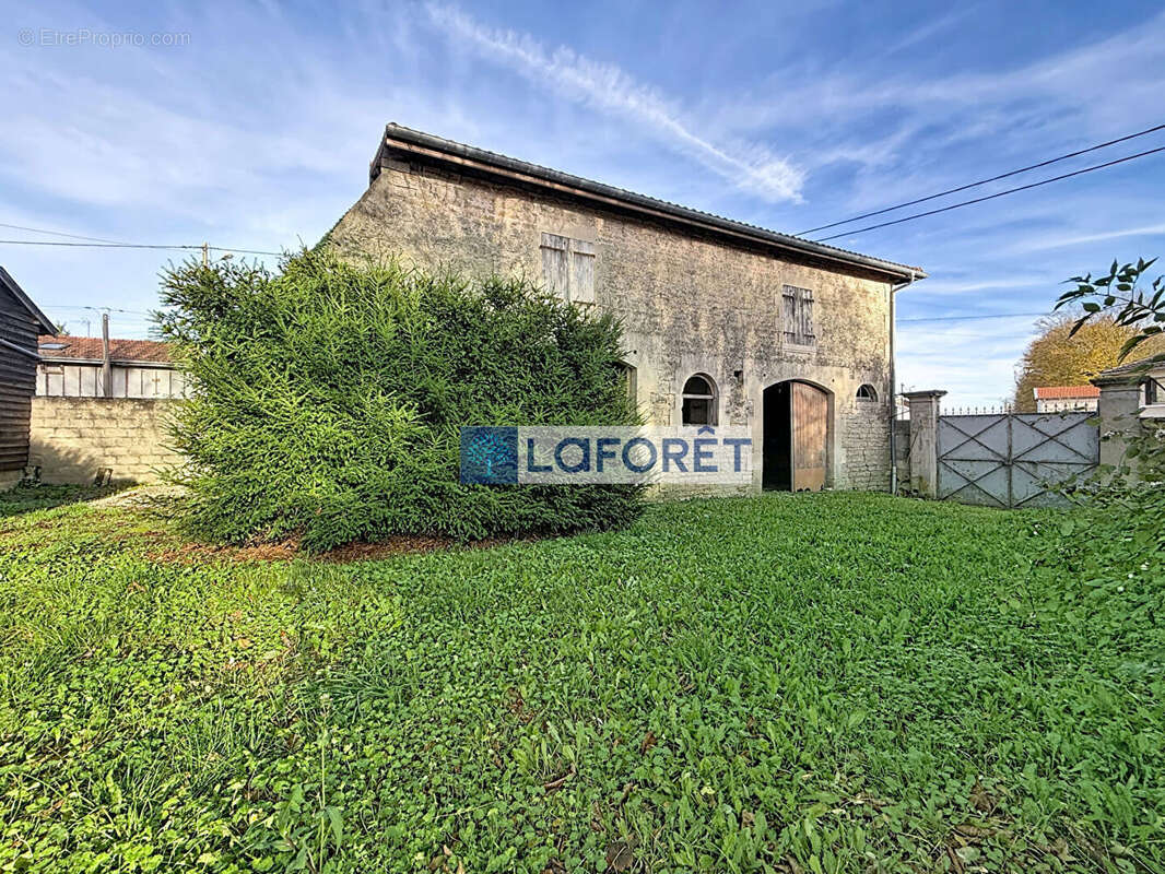 Maison à ECLARON-BRAUCOURT-SAINTE-LIVIERE