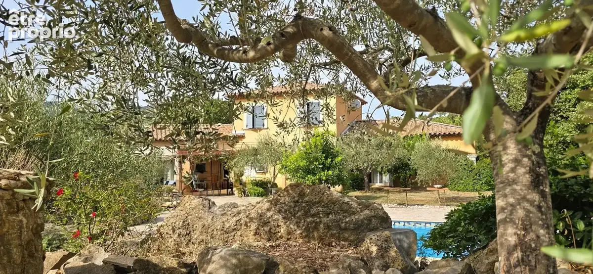 Maison à vendre Villa 6 pièces + piscine terrain 3000m² SOLLIES TOUCAS (83) - photo 2