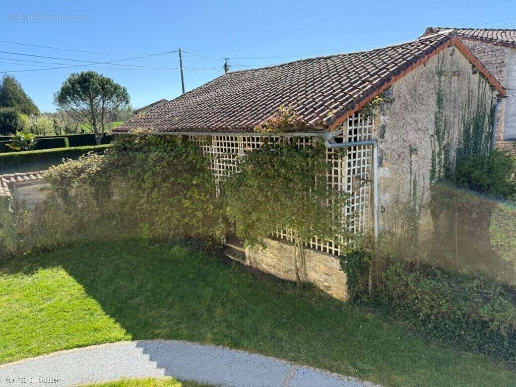 Maison à VILLEFAGNAN
