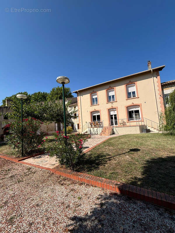 Maison de Maître avec dépendances, parc & piscine - photo 13